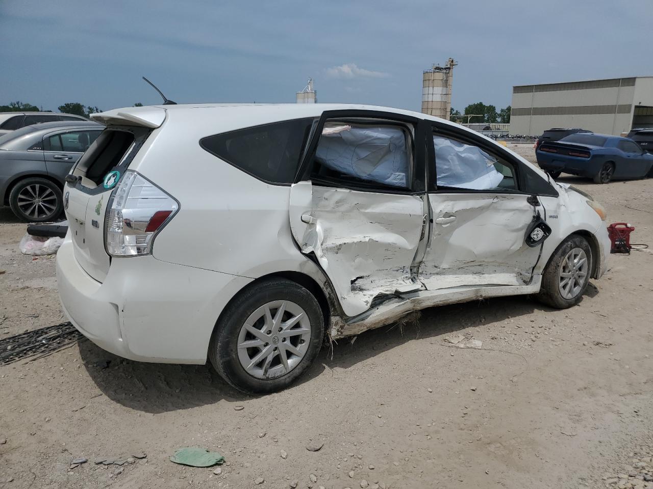 2013 Toyota Prius V - Фото 3