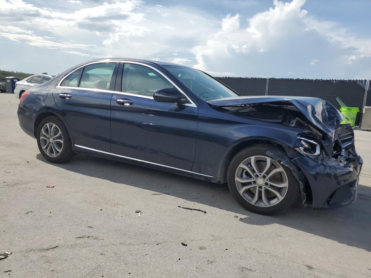 2016 Mercedes-Benz C 300 4Matic - Фото 4