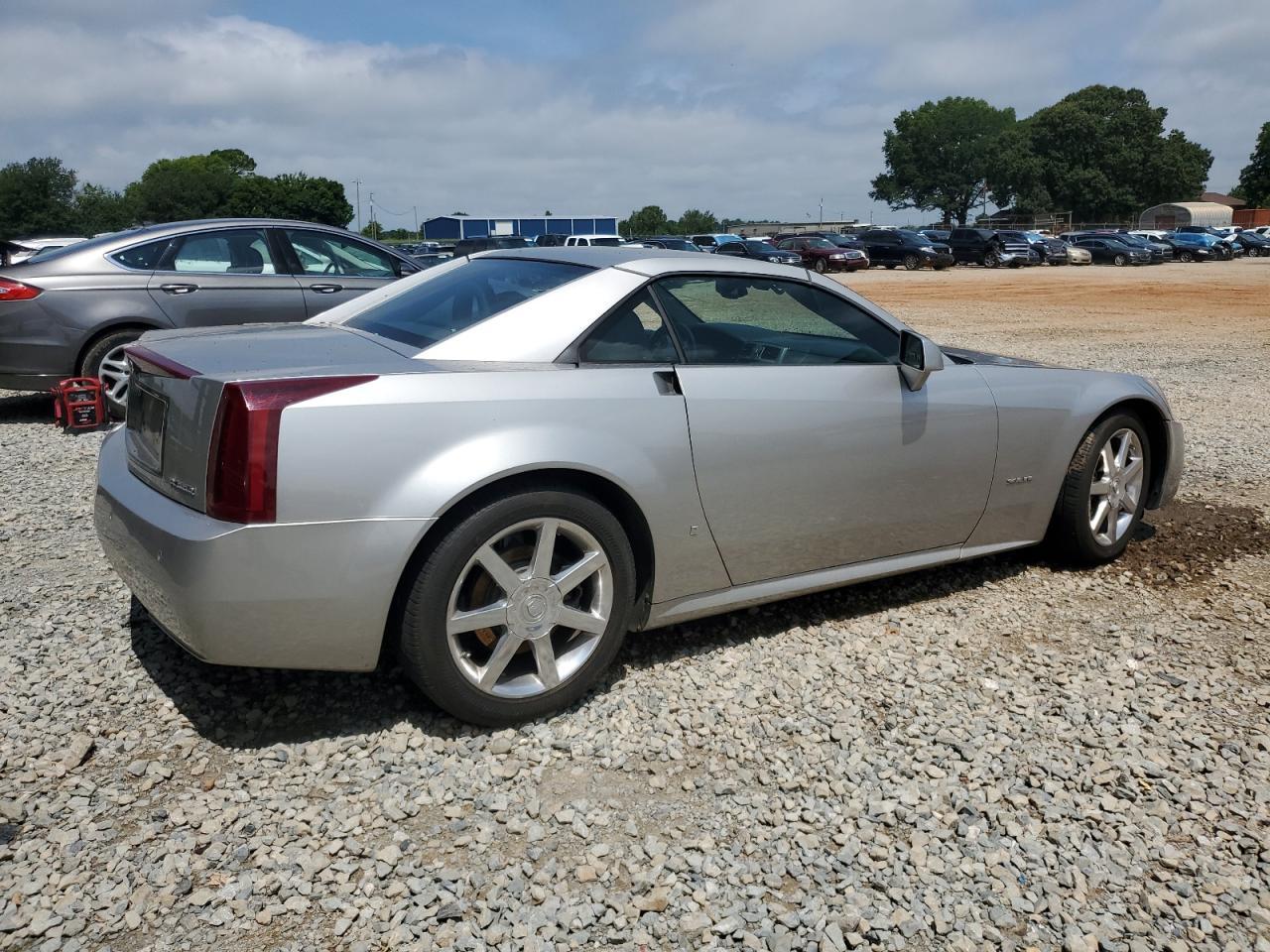 2006 Cadillac Xlr - Image 3