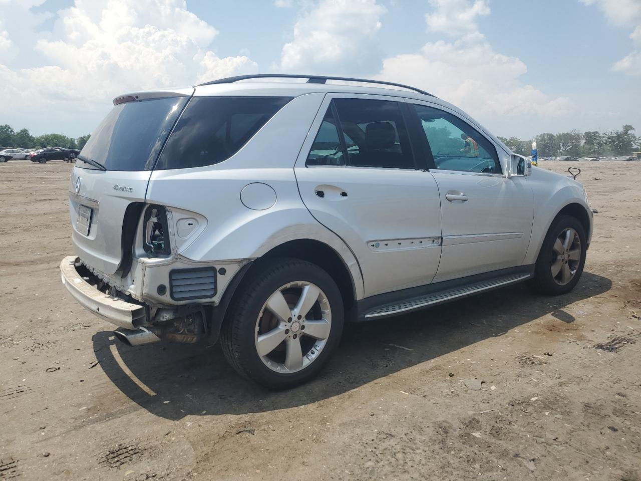 2011 Mercedes-Benz Ml 350 4Matic - Image 3
