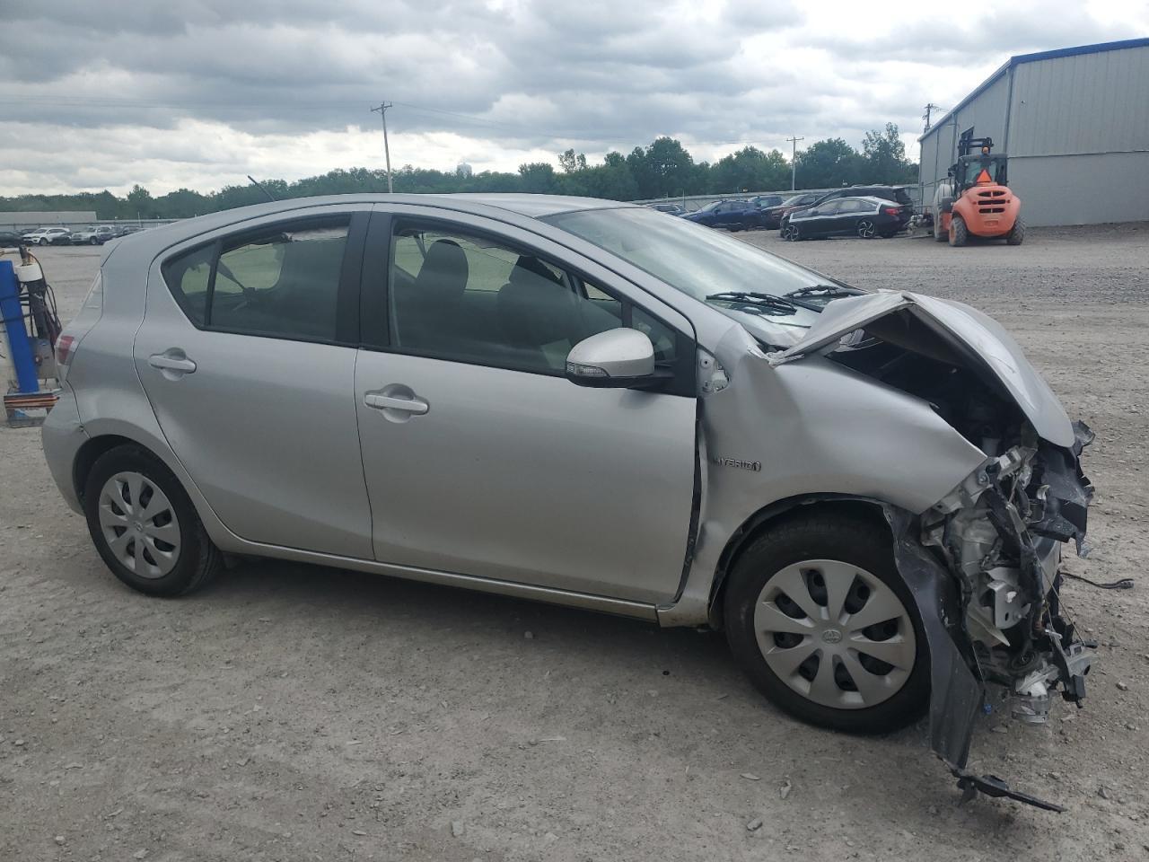 2014 Toyota Prius C - Image 4
