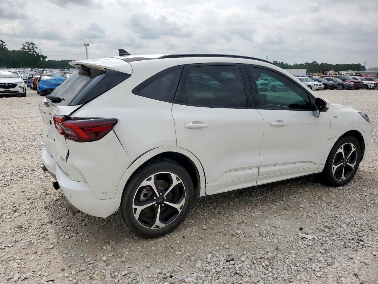 2023 Ford Escape St Line Elite - Image 3