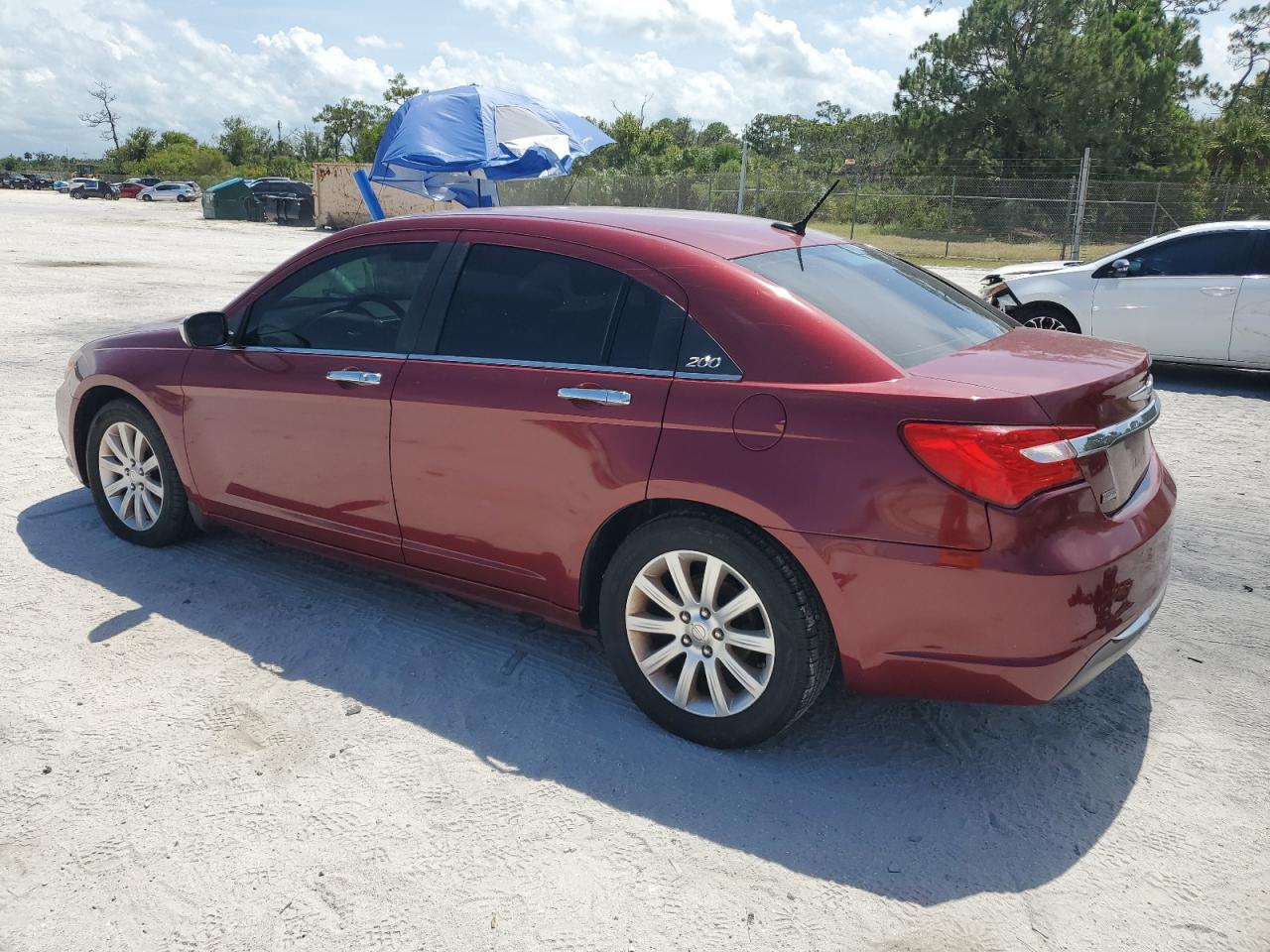 2013 Chrysler 200 Limited - Фото 2