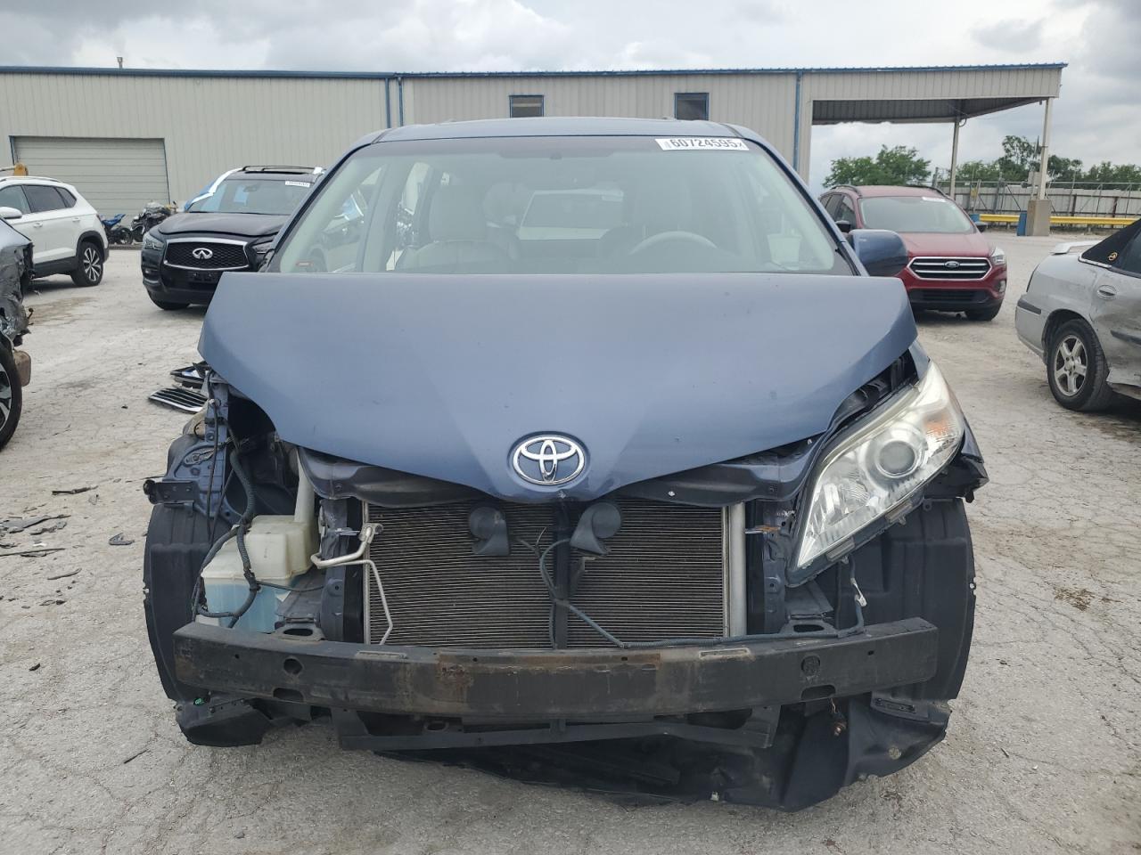 2013 Toyota Sienna Xle - Фото 5