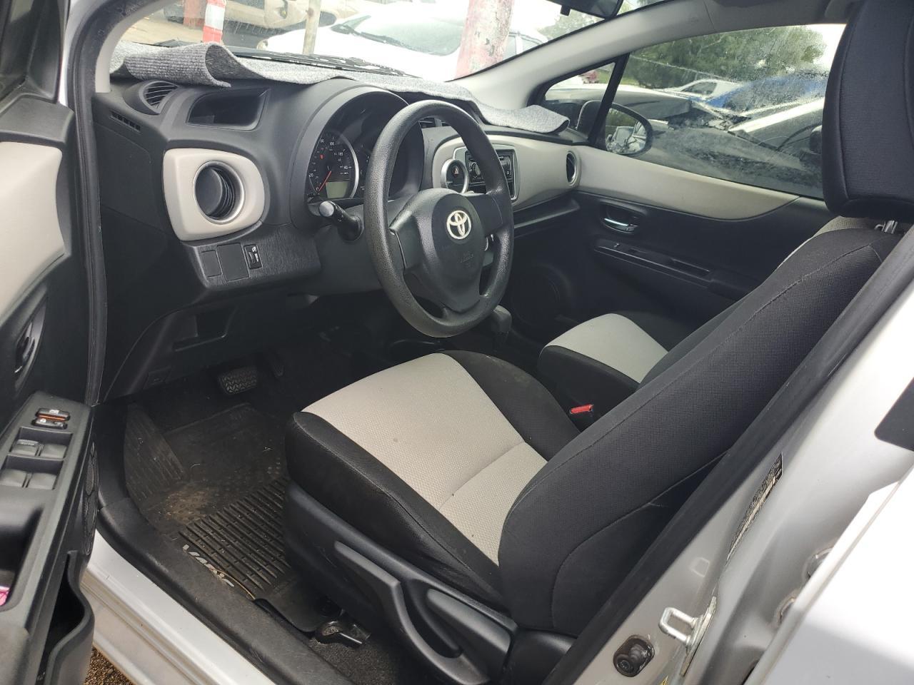 2014 Toyota Yaris - Image 7
