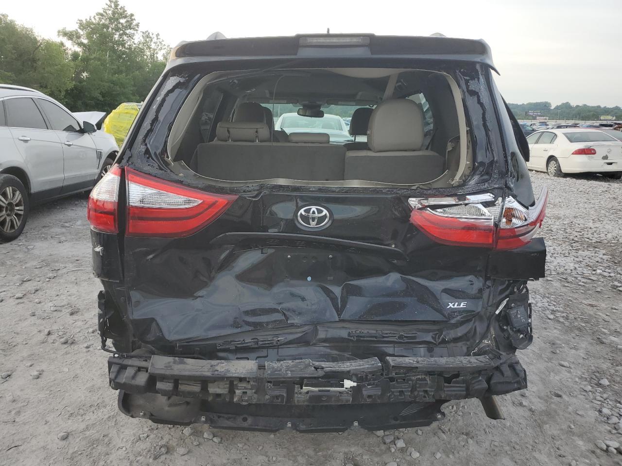 2019 Toyota Sienna Xle - Image 6