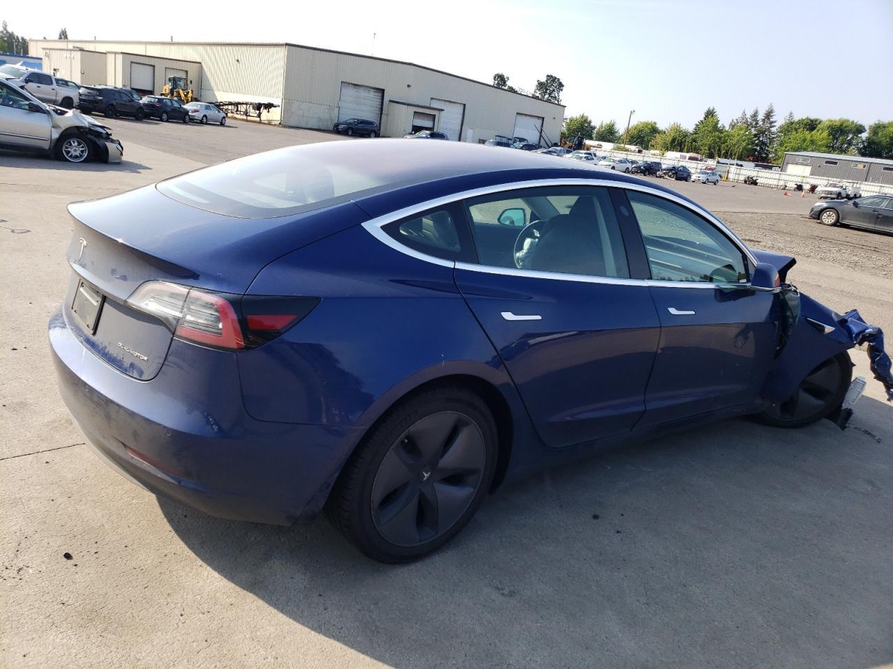 2018 Tesla Model 3 - Фото 3