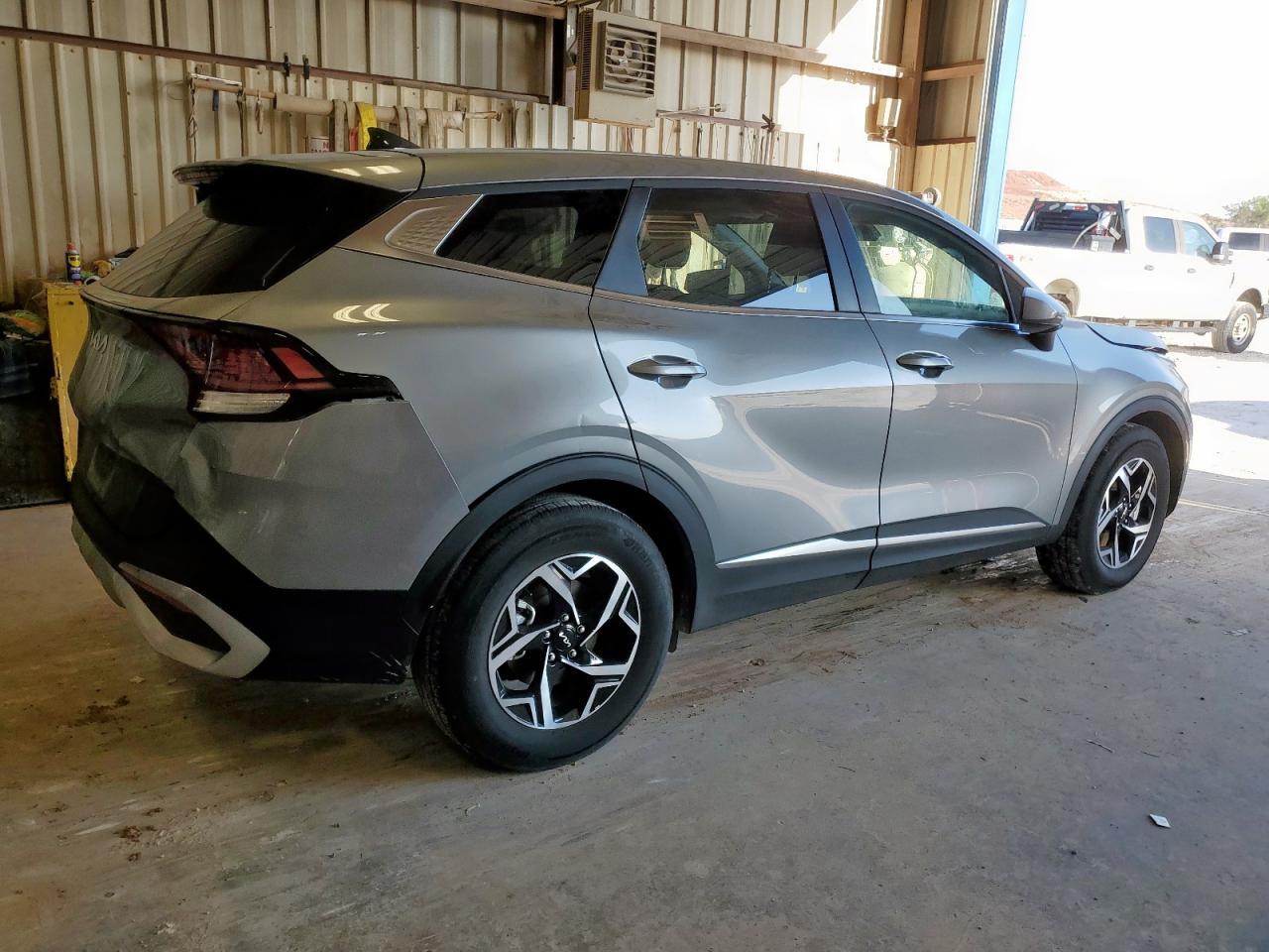 2025 Kia Sportage Lx - Image 3