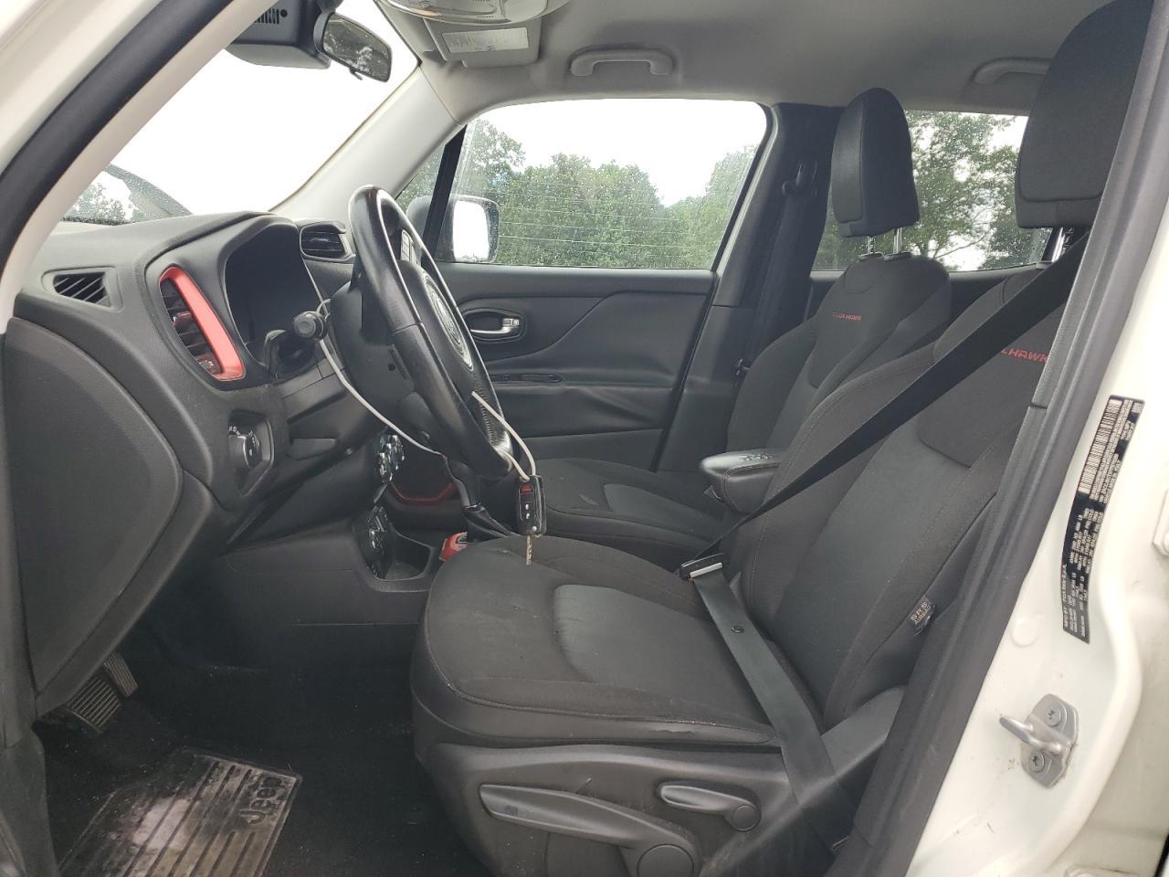 2015 Jeep Renegade Trailhawk - Image 7