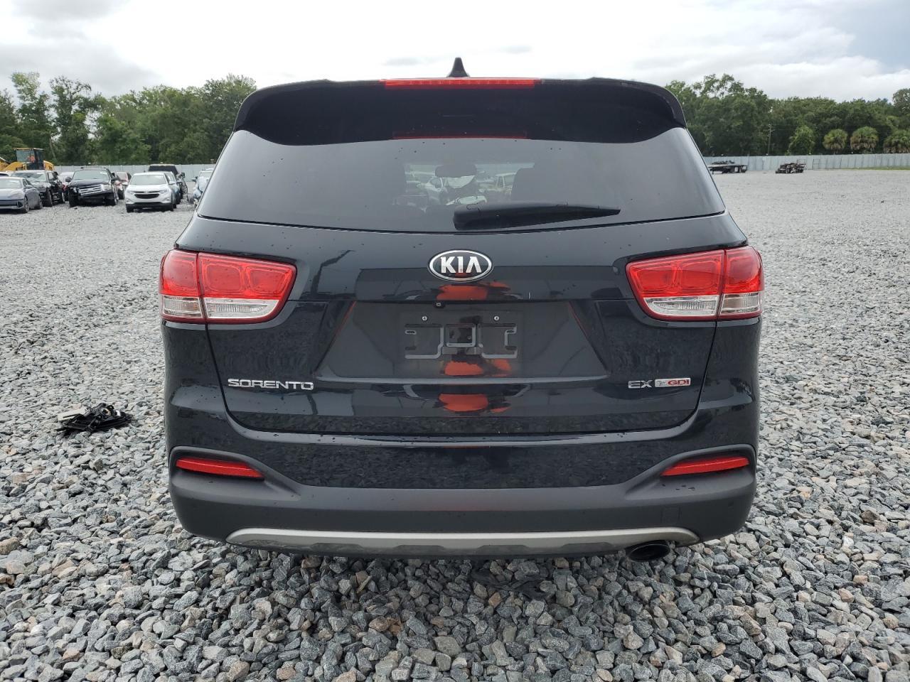 2016 Kia Sorento Ex - Image 6