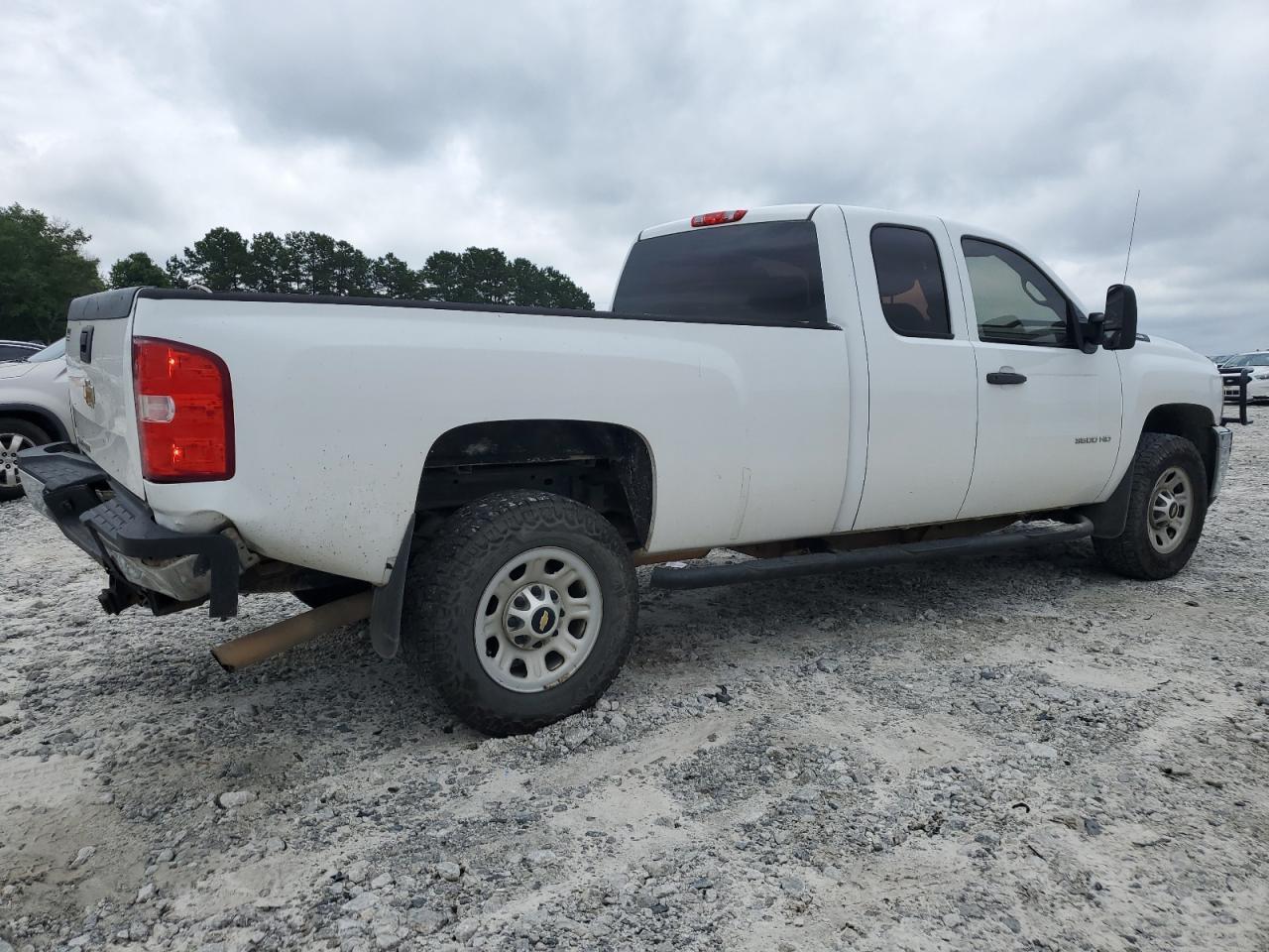 2012 Chevrolet Silverado C3500 - Image 3