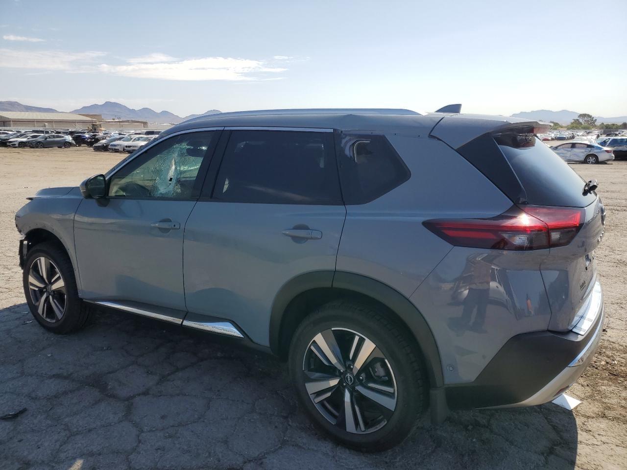 2023 Nissan Rogue Platinum - Image 2