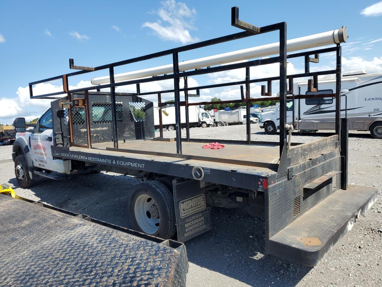 2017 Ford F550 Super Duty - Фото 2