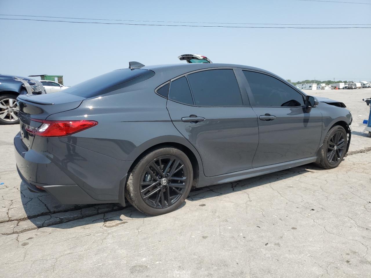 2025 Toyota Camry Se - Фото 3