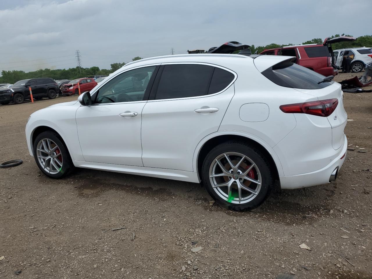 2021 Alfa Romeo Stelvio Ti - Фото 2
