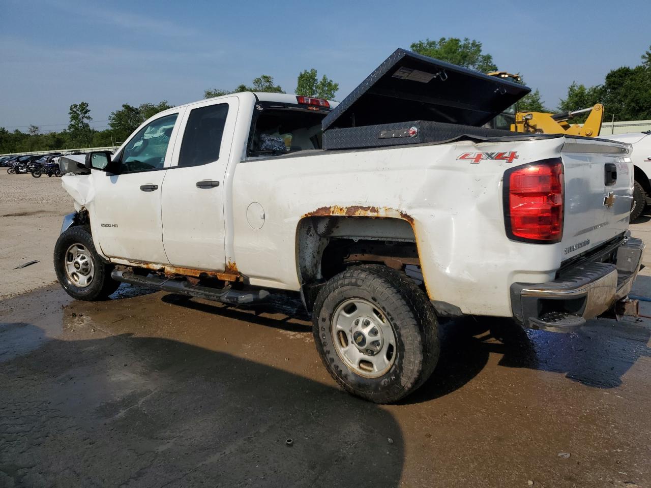 2016 Chevrolet Silverado K2500 Heavy Duty - Image 2