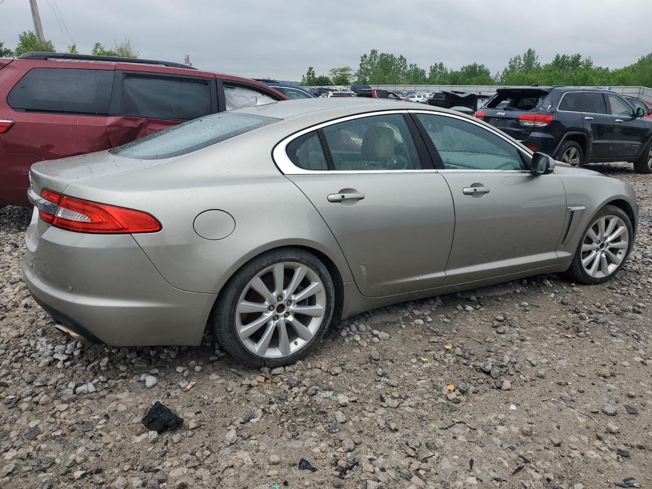 2014 Jaguar Xf - Image 3