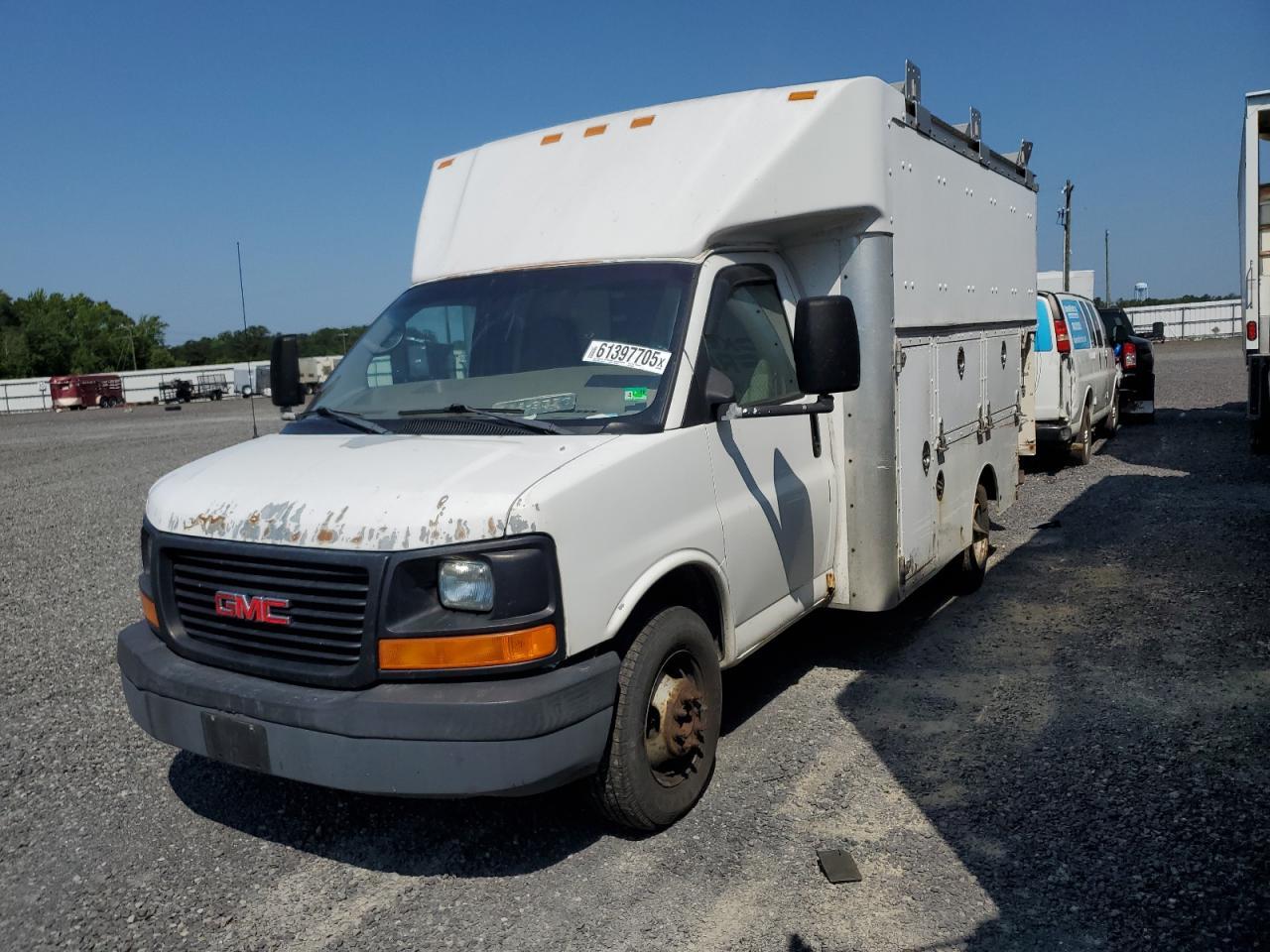 2005 GMC Savana Cutaway G3500