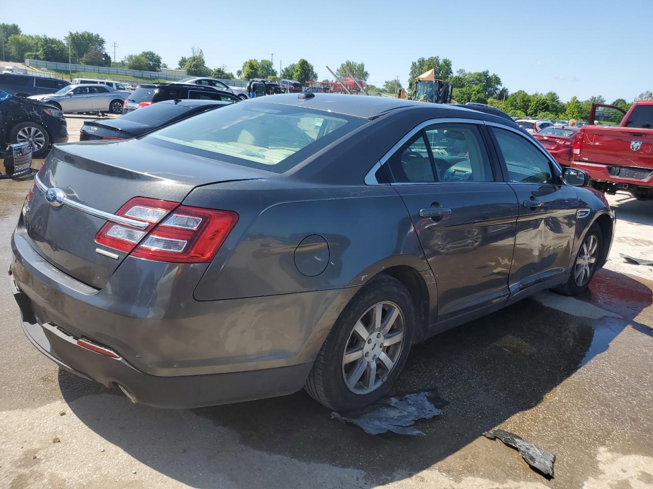 2016 Ford Taurus Se - Фото 3