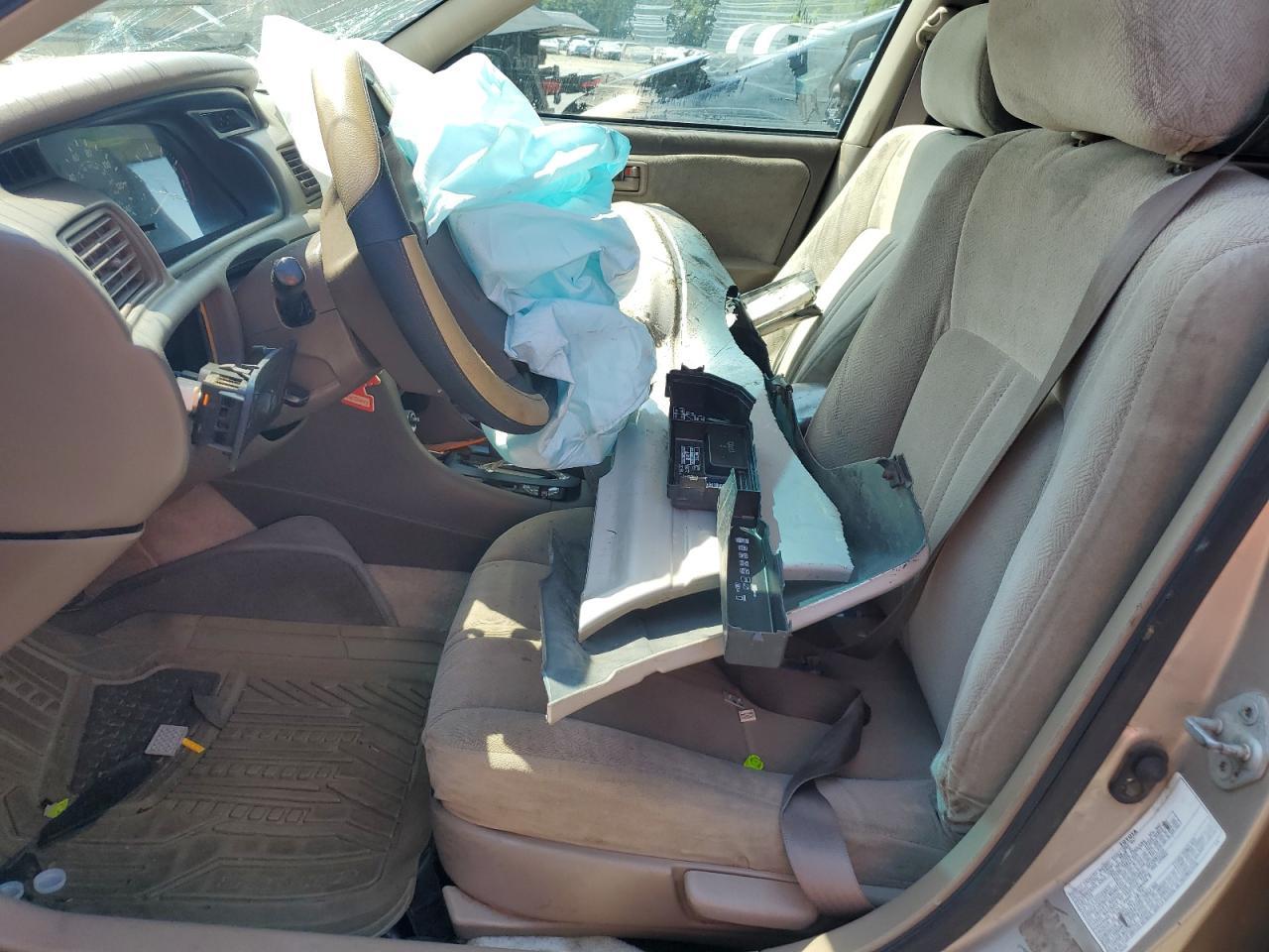 2001 Toyota Camry Ce - Фото 7