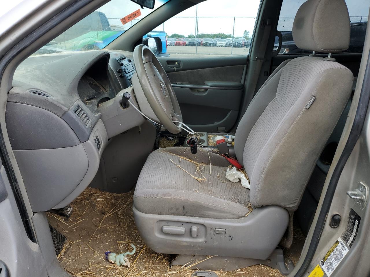 2006 Toyota Sienna Le 7 Passenger - Image 7