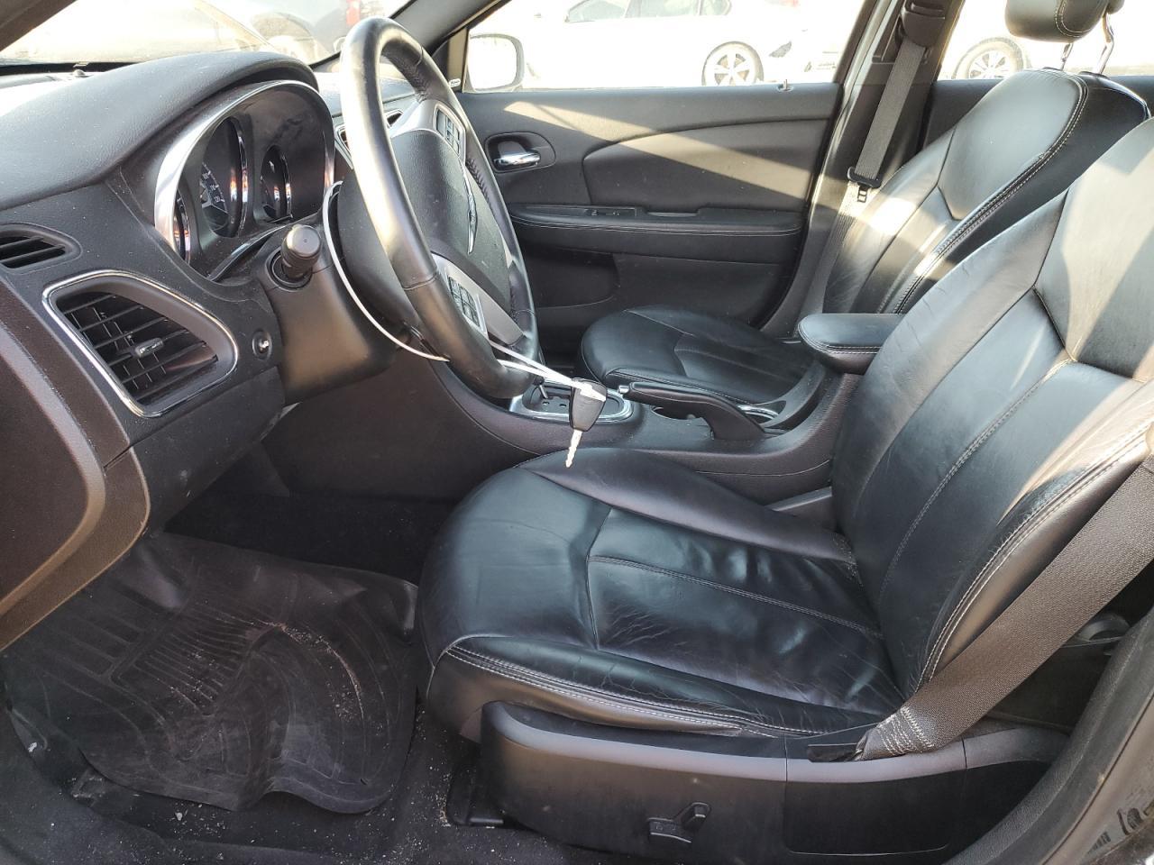 2013 Chrysler 200 Limited - Image 7