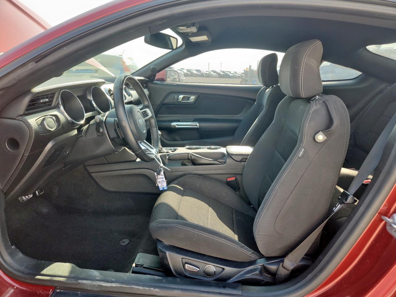 2016 Ford Mustang - Фото 7