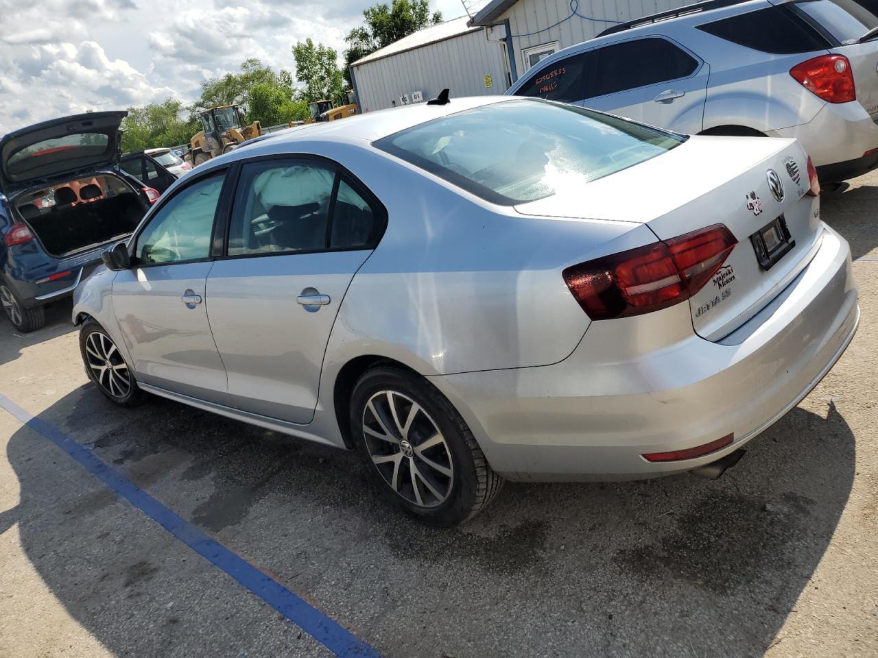 2016 Volkswagen Jetta Se - Фото 2