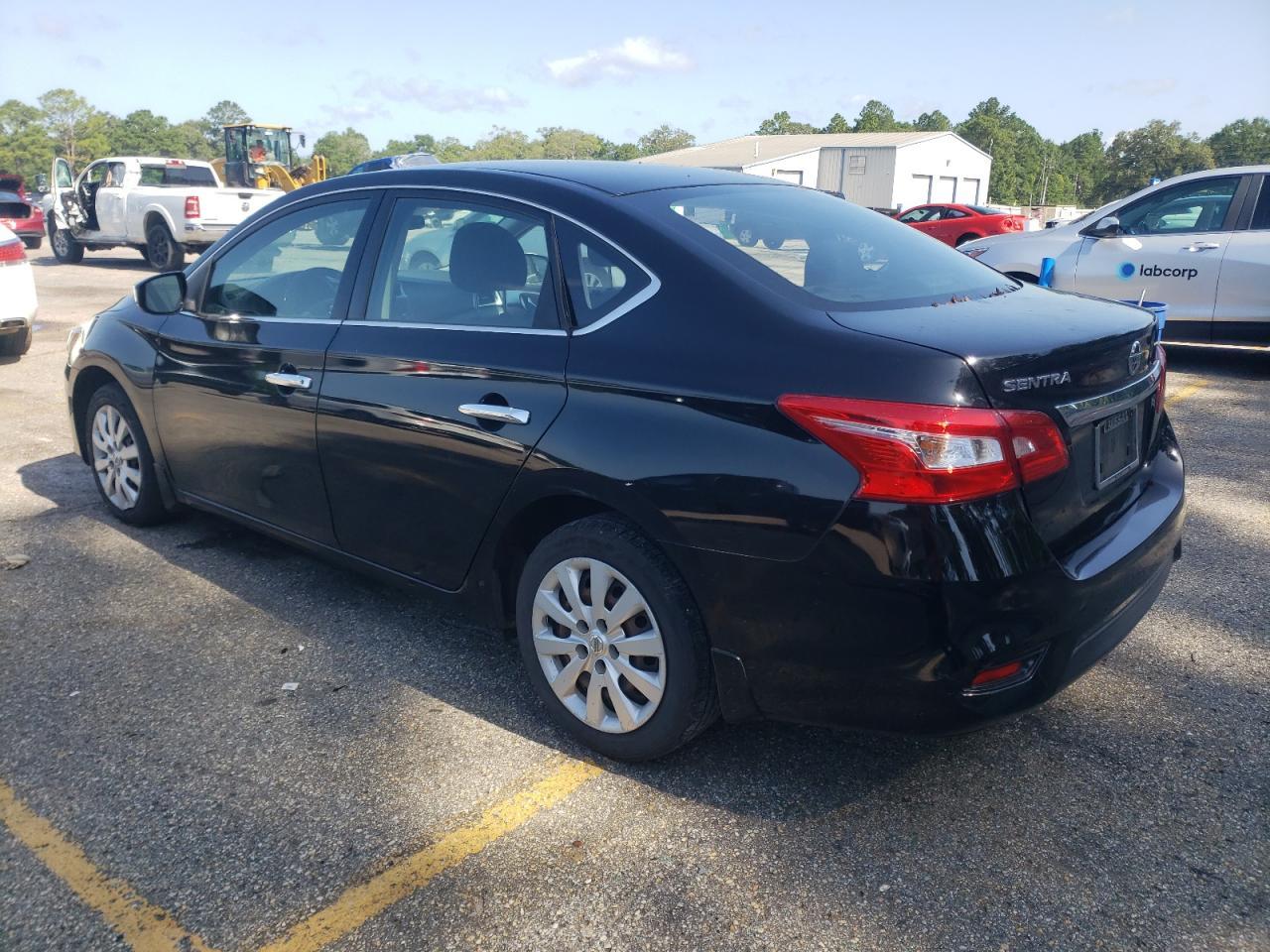 2016 Nissan Sentra S - Фото 2