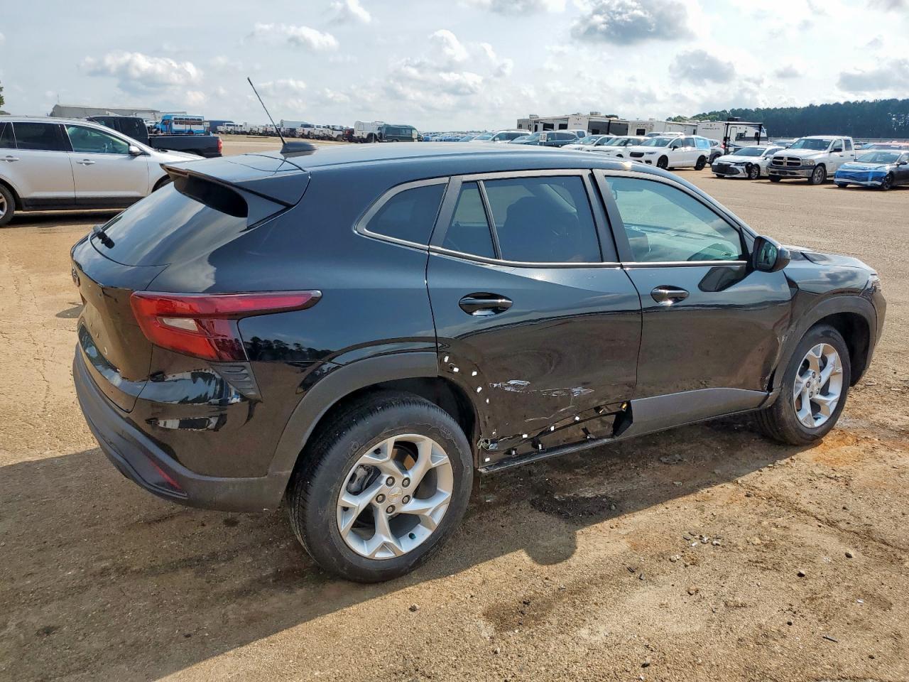 2025 Chevrolet Trax Ls - Image 3
