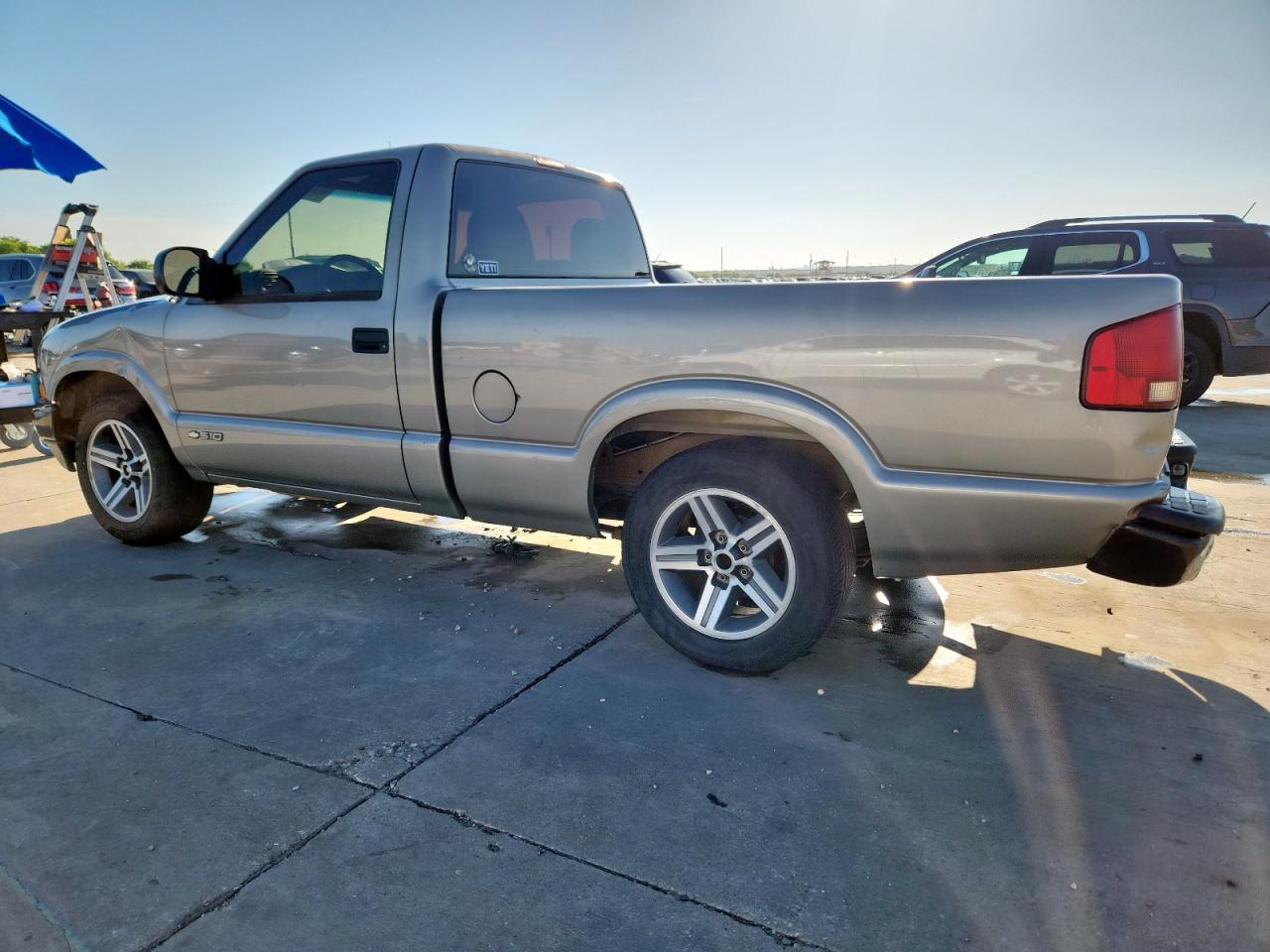 2002 Chevrolet S Truck S10 - Image 2