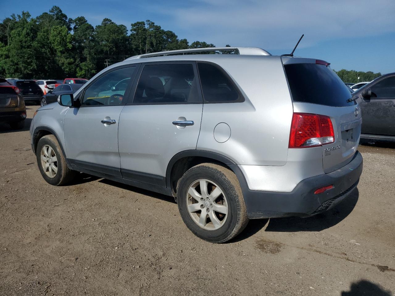 2011 Kia Sorento Base - Image 2
