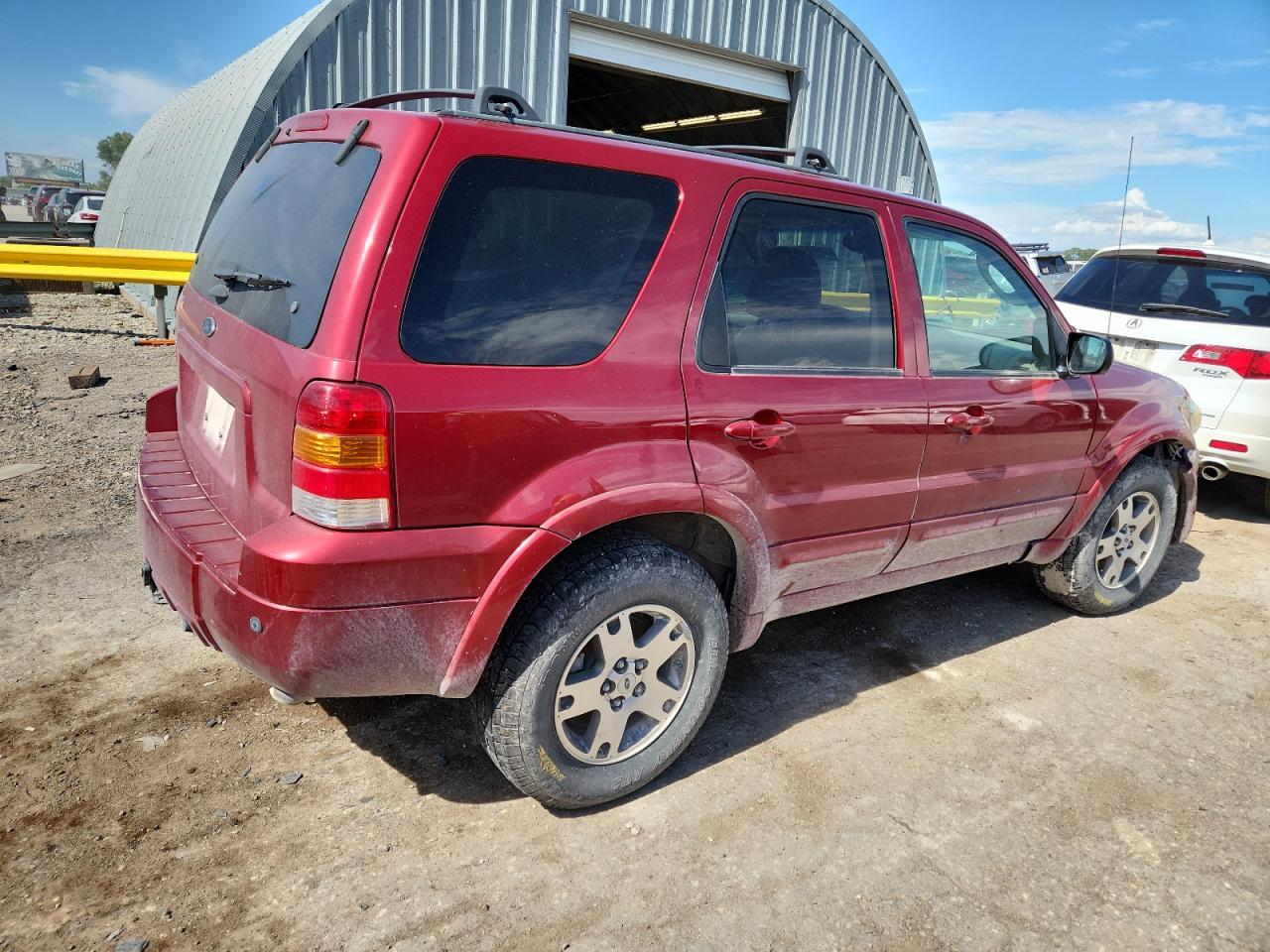 2005 Ford Escape Limited - Image 3