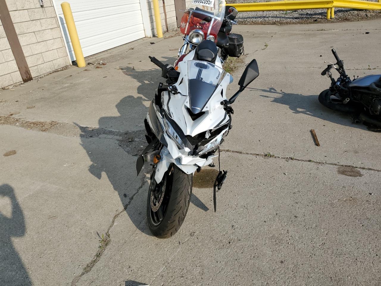 2025 Kawasaki Zx400 S - Фото 2