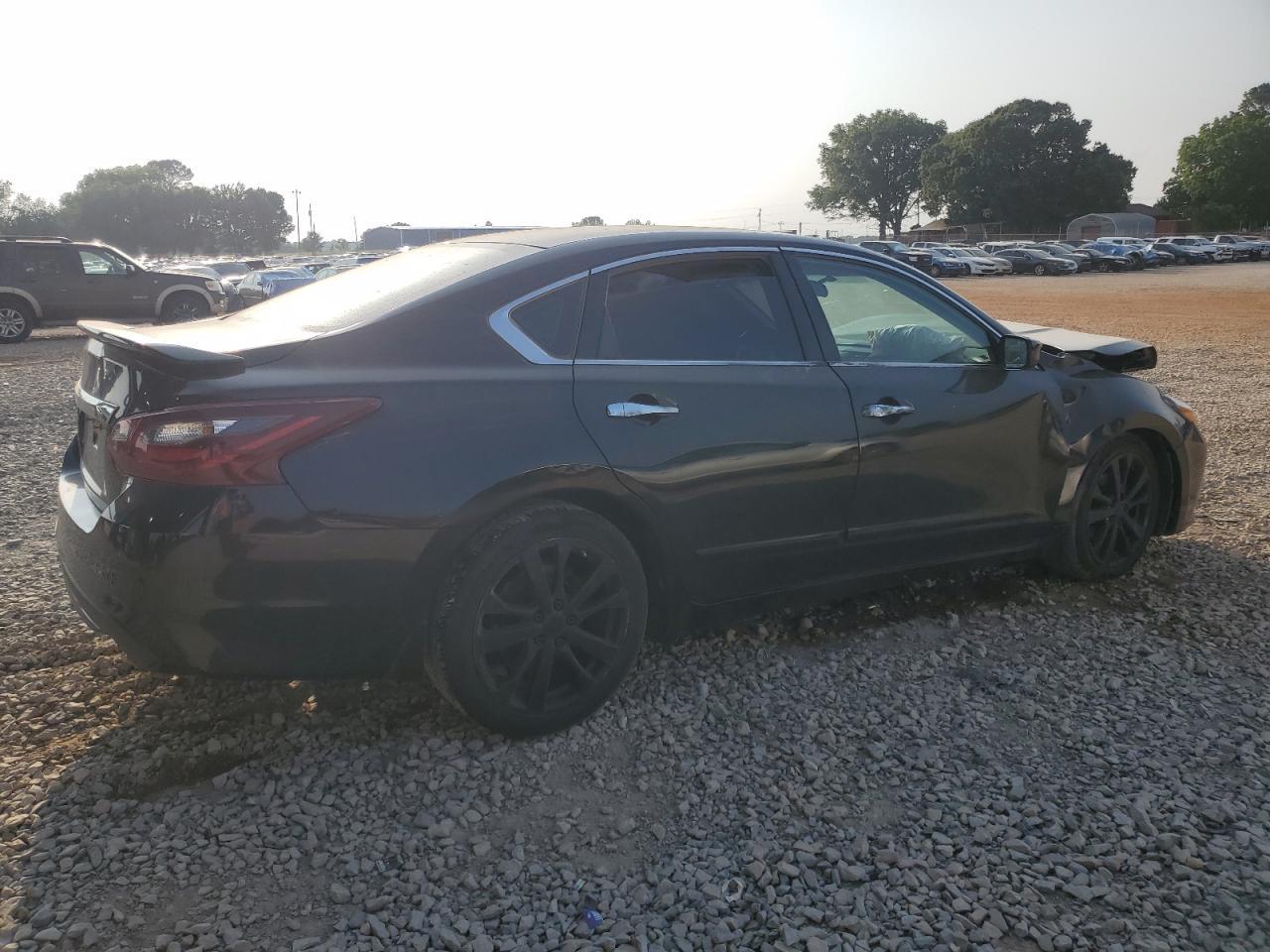 2017 Nissan Altima 2.5 - Image 5
