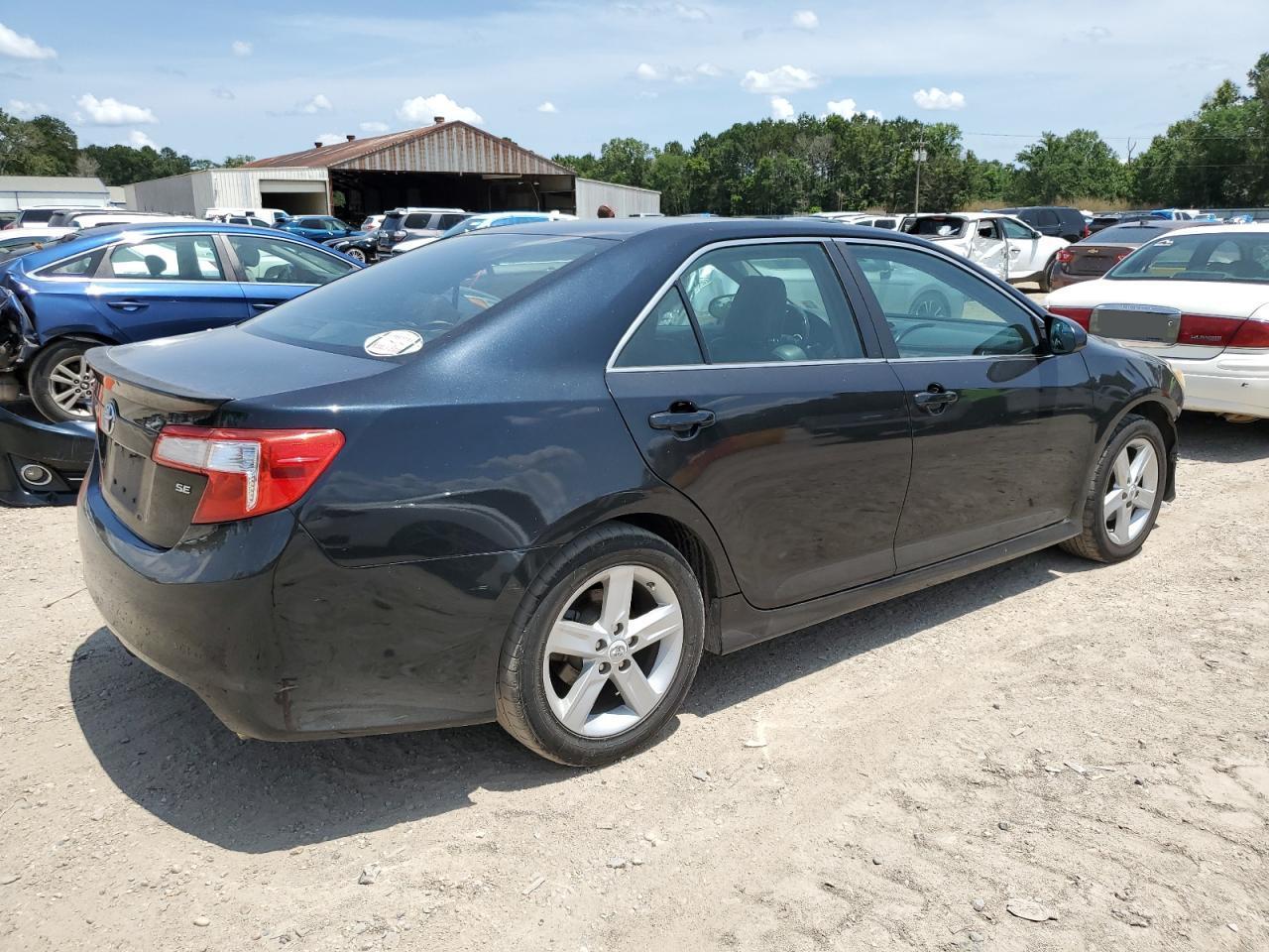 2012 Toyota Camry Base - Фото 3