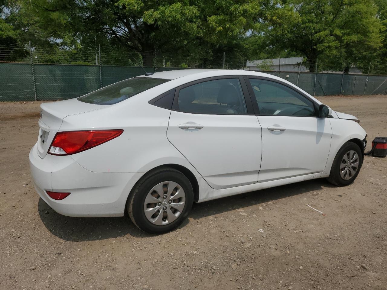 2017 Hyundai Accent Se - Image 3