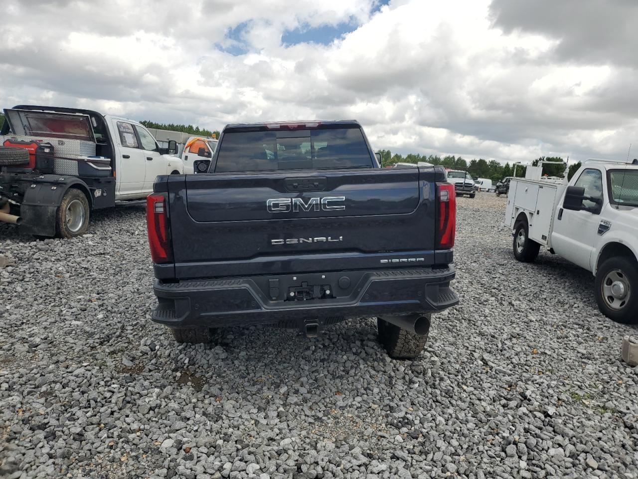 2025 GMC Sierra K2500 Denali Ultimate - Image 6