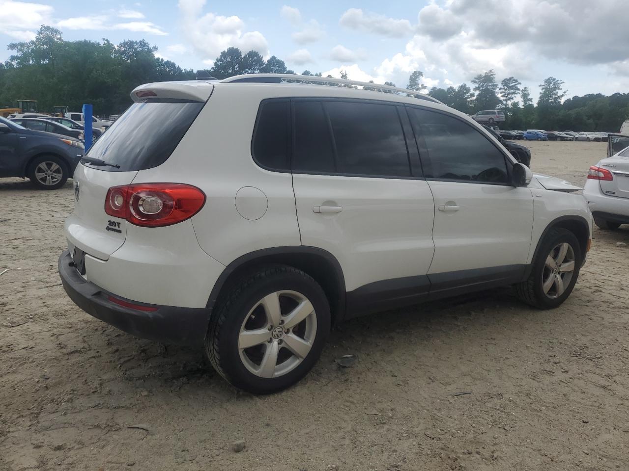 2010 Volkswagen Tiguan Se - Image 3