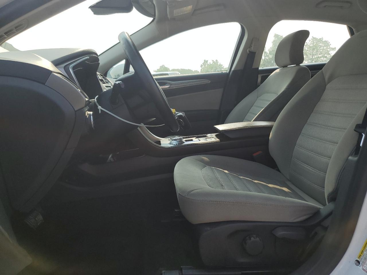 2019 Ford Fusion S - Фото 7