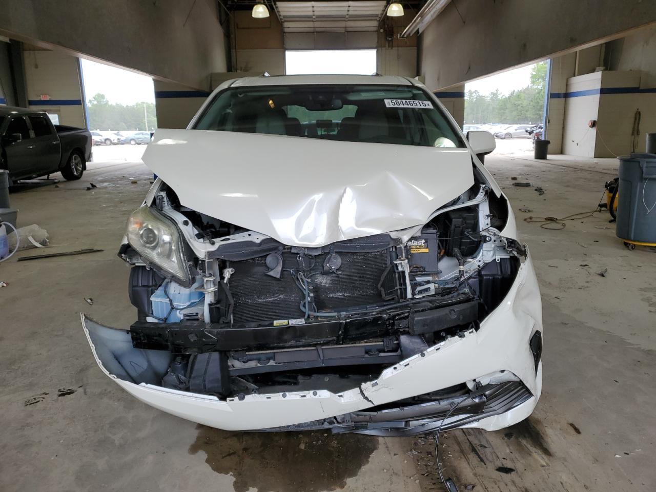 2018 Toyota Sienna Xle - Фото 5