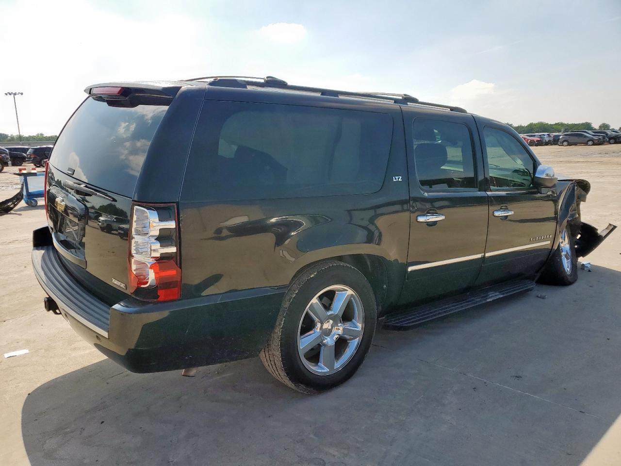 2011 Chevrolet Suburban K1500 Ltz - Фото 3