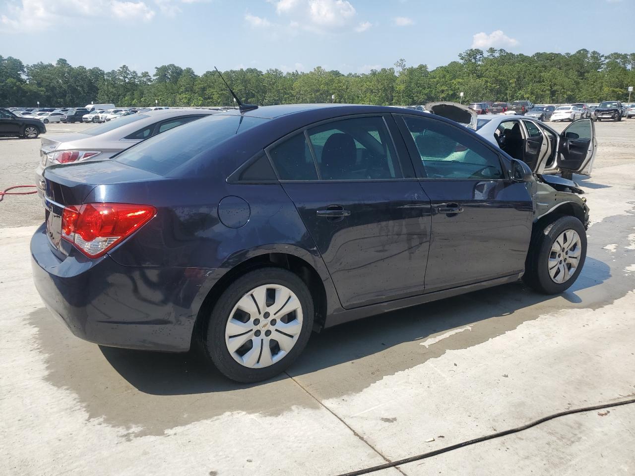 2014 Chevrolet Cruze Ls - Image 3