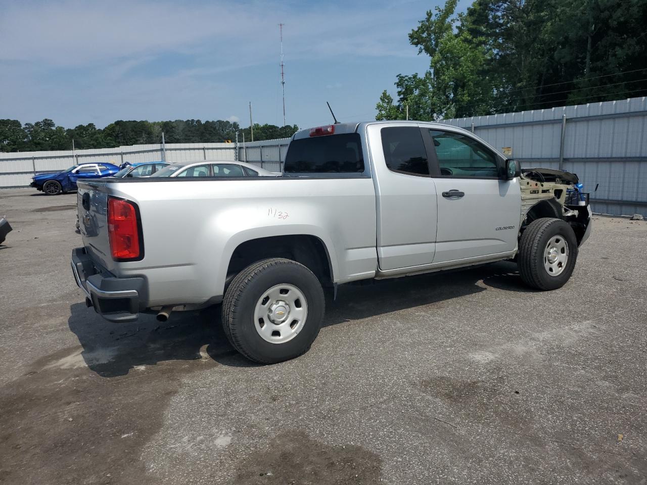 2020 Chevrolet Colorado - Фото 3