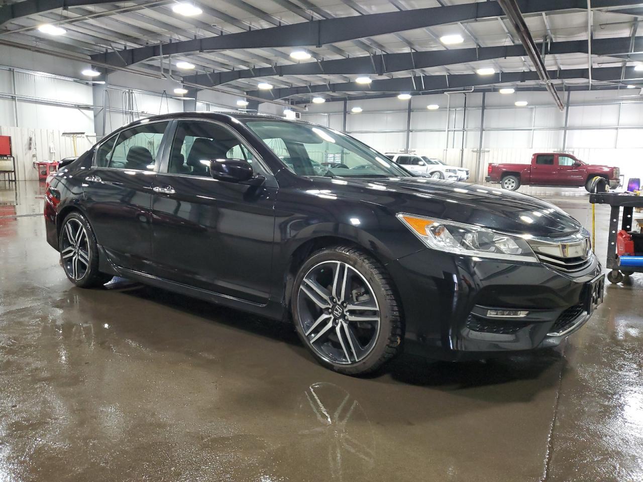 2017 Honda Accord Sport - Фото 4