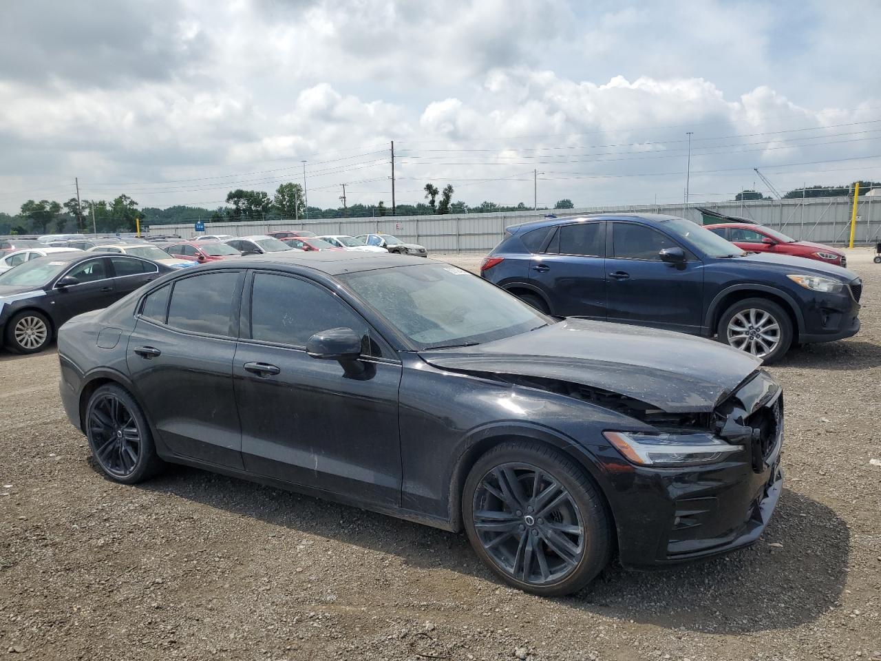 2022 Volvo S60 B5 Momentum - Фото 4