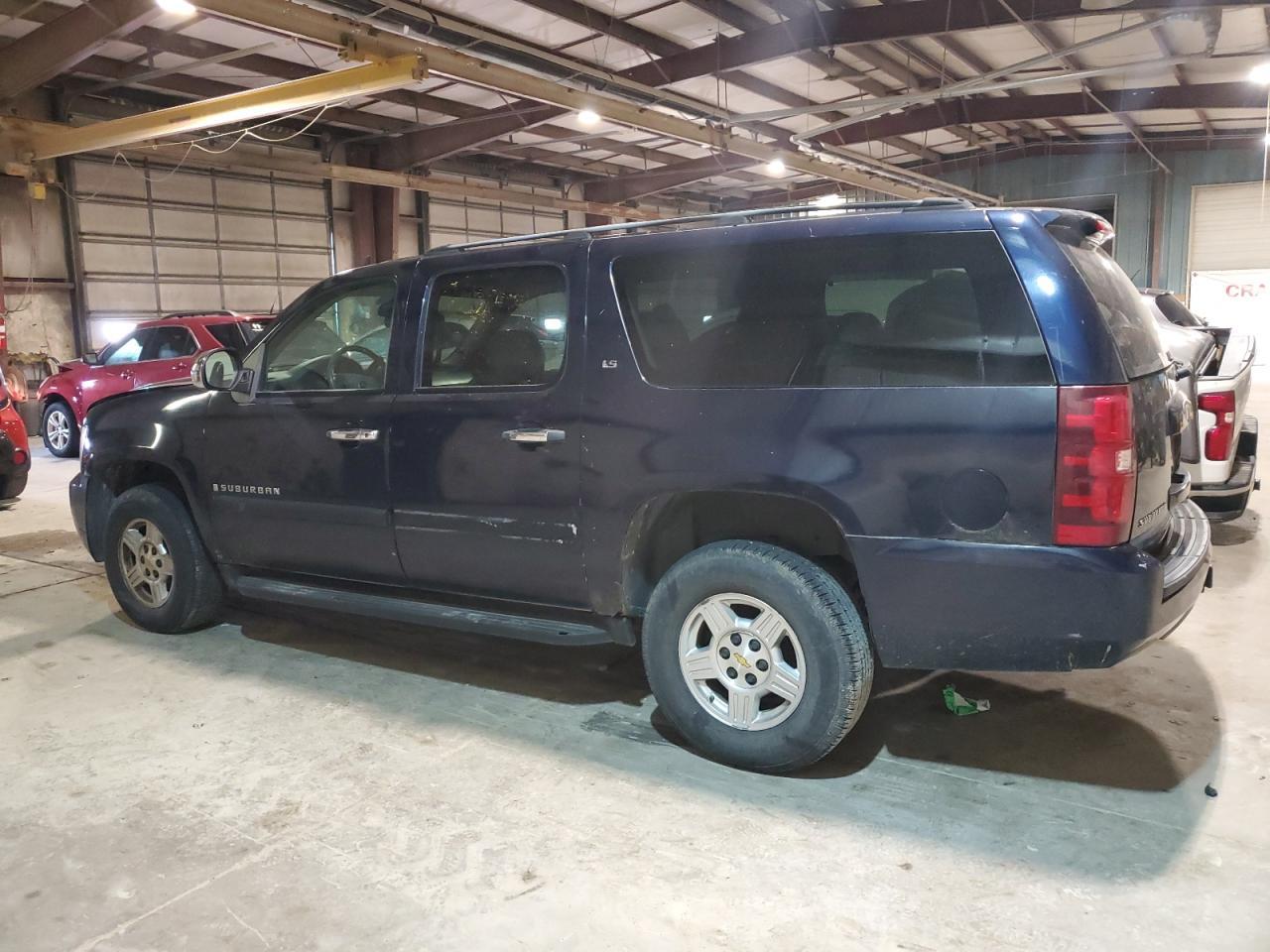 2007 Chevrolet Suburban K1500 - Фото 2