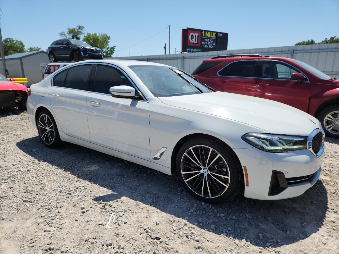 2022 BMW 530 Xi - Фото 4