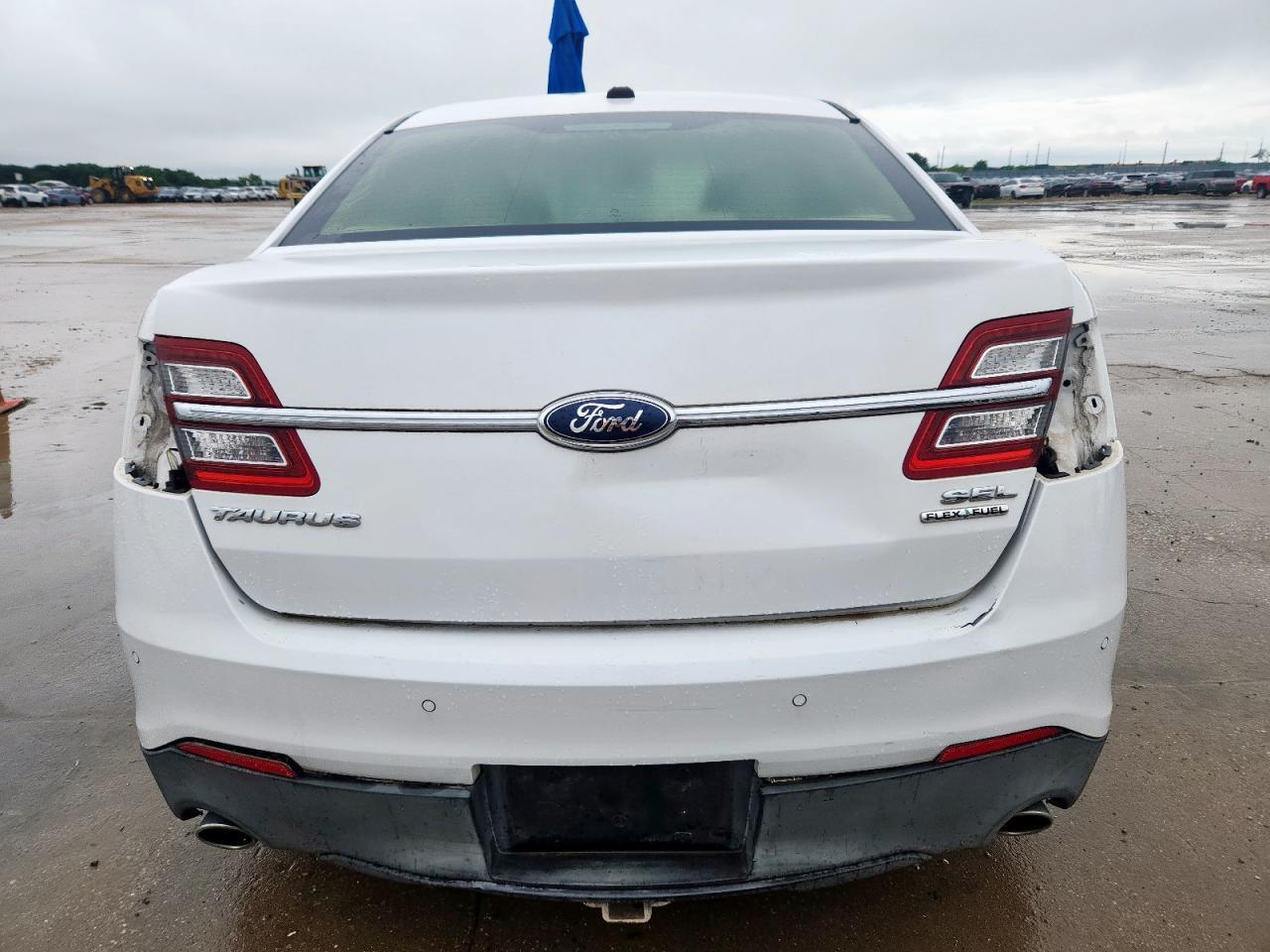 2013 Ford Taurus Sel - Image 6