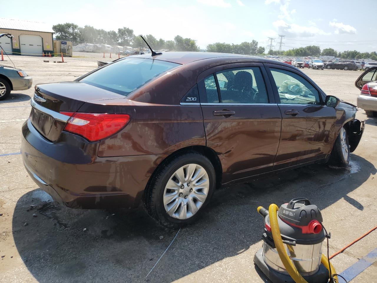 2013 Chrysler 200 Lx - Фото 3